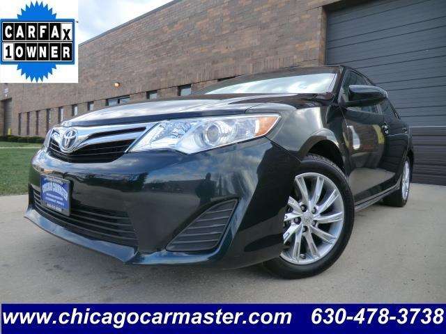 2014 Toyota Camry LE 31K Miles Backup Camera-Bluetooth-Clean CARFAX